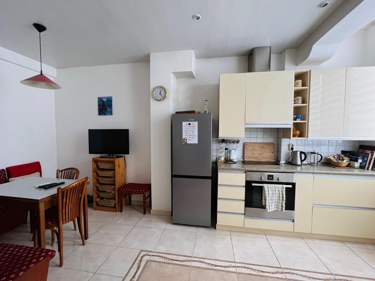 La Gare Apartment Varna Esterno foto